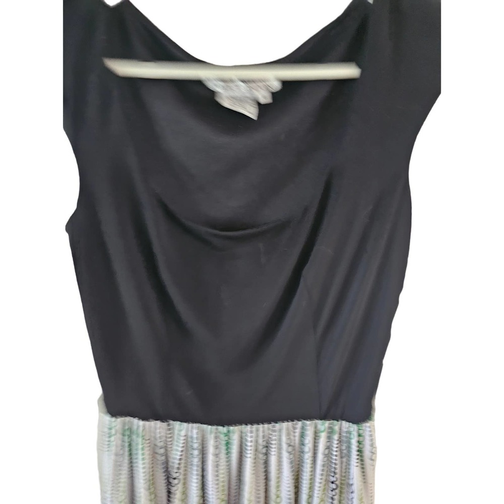 Maggie London Blue, Gray and White Dress Size 6